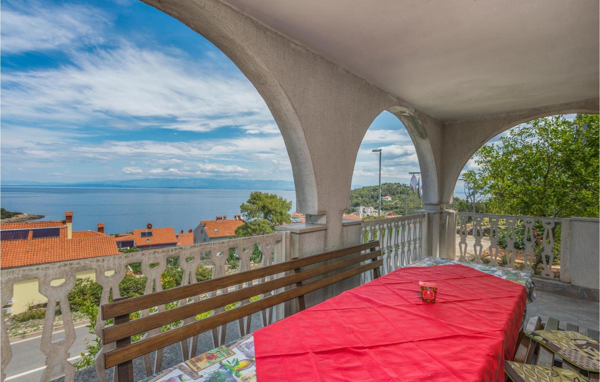 Lovely Apartment In Mali Losinj With Kitchen Exterior foto