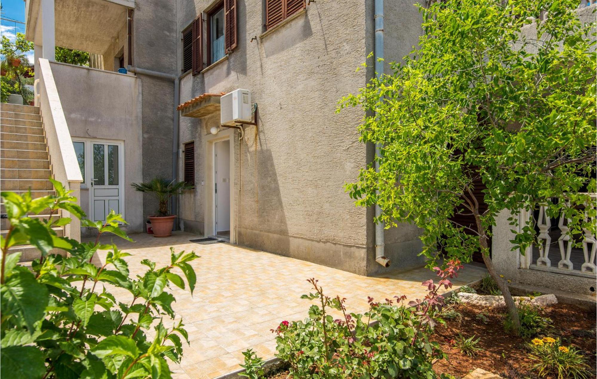 Lovely Apartment In Mali Losinj With Kitchen Exterior foto
