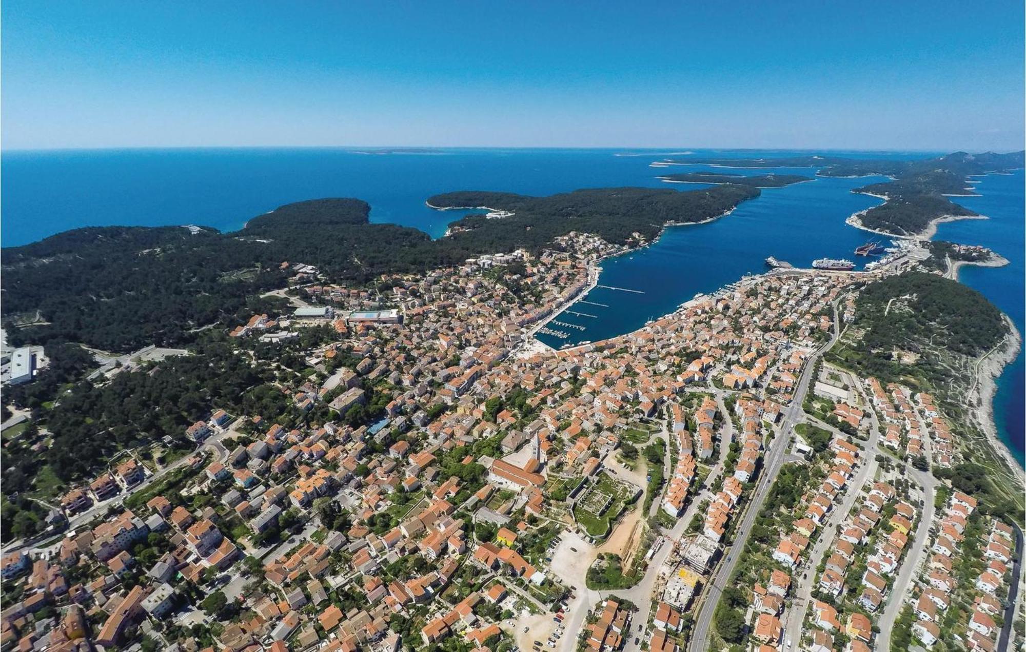 Lovely Apartment In Mali Losinj With Kitchen Exterior foto